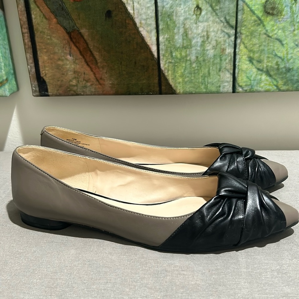 NINE WEST TWO TONED POINTED TOE FLATS SIZE 10 with .5 Heel